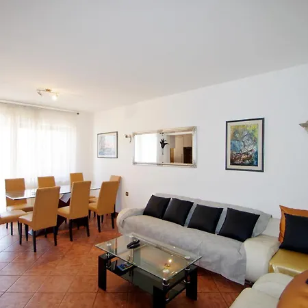 Apartman Leona