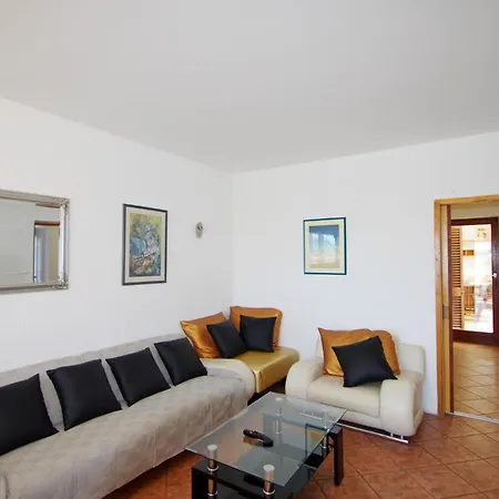 Apartman Leona