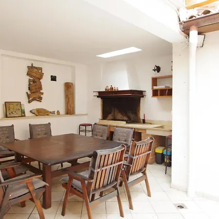 Apartman Leona *