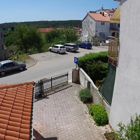 Leona * Pula