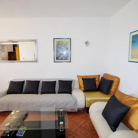Apartment Leona Pula