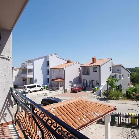 Apartment Leona *