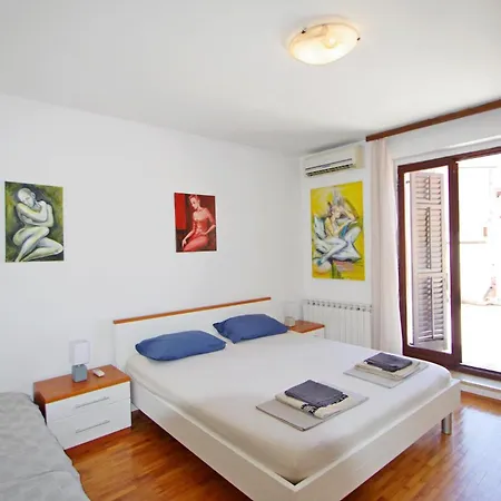 Leona Apartment Pula